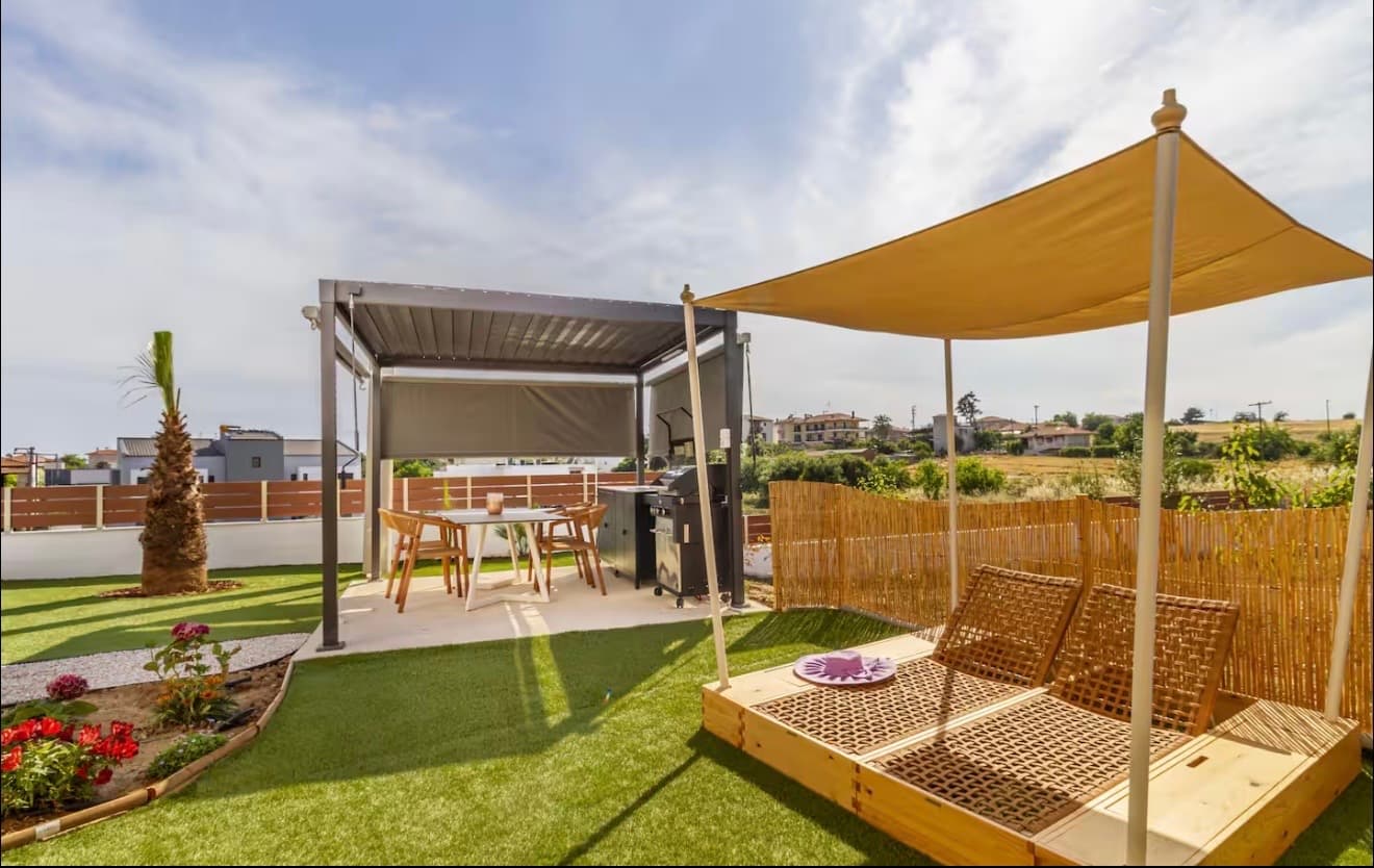 Secluded Lounge